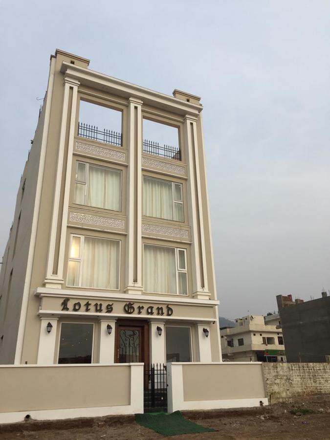 Lotus Grand Akm Hotel Kālka Екстериор снимка